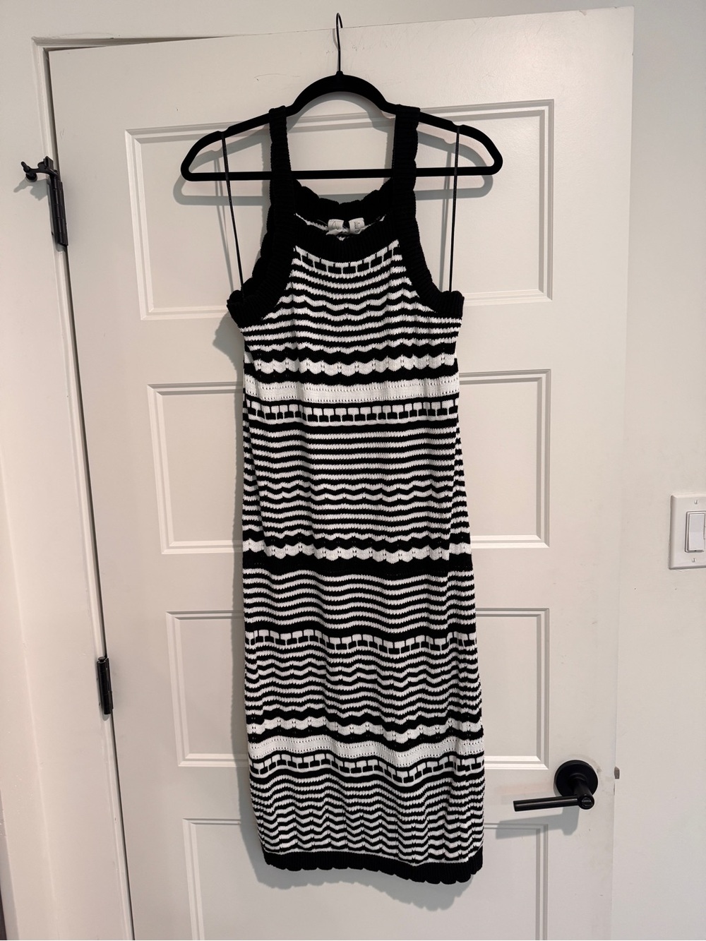 Joie Black and White Striped Knit Midi Dress Size Large EUC Women